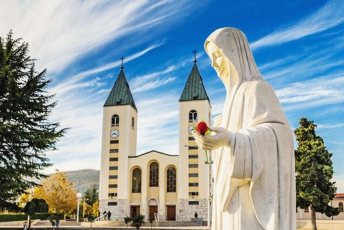 ◇ Le Pape autorise les pèlerinages à Medjugorje  ◇